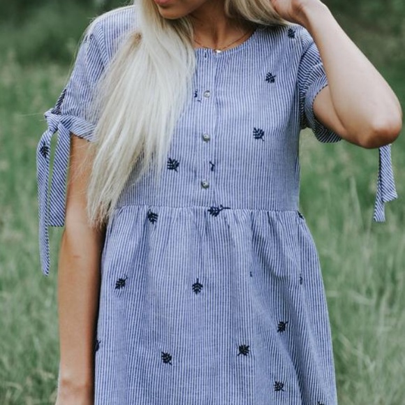 Tea n Rose Dresses & Skirts - Hamptons Pinstripe Dress 🌿